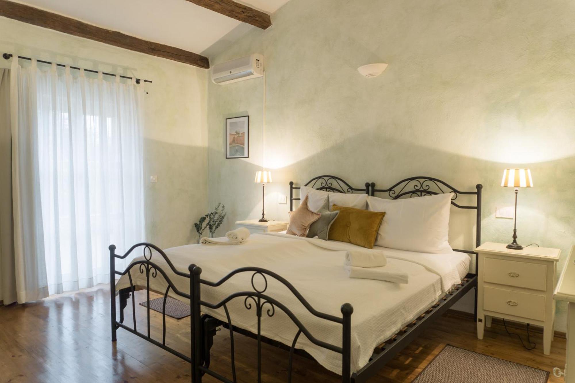 Villa Melissa - Istrisches Steinhaus Mit Pool In Guter Lage Sveti Lovreč Pazenatički Kültér fotó